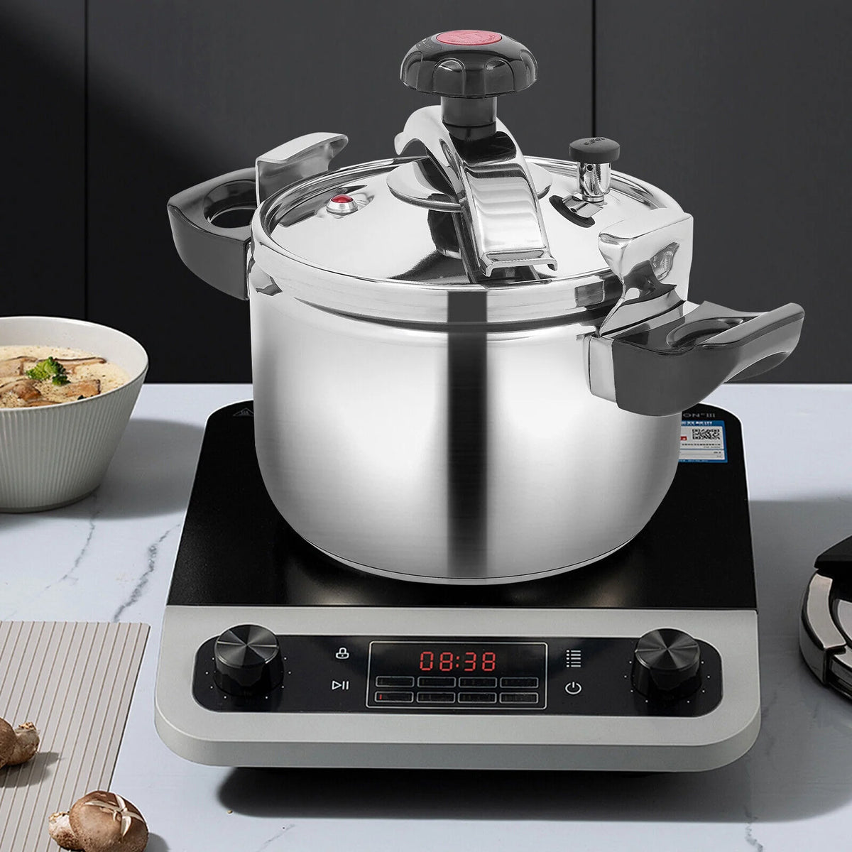 4.5QT Round Stainless Steel Pressure Cooker Cookware Z576945