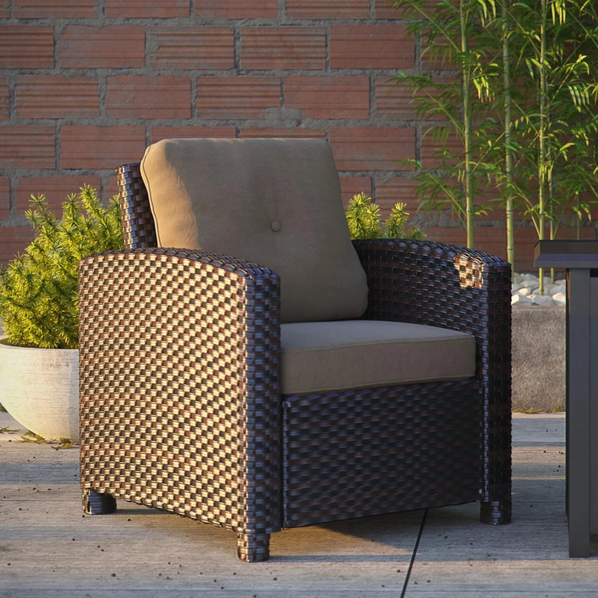 Outdoor Wicker Club Chair O897