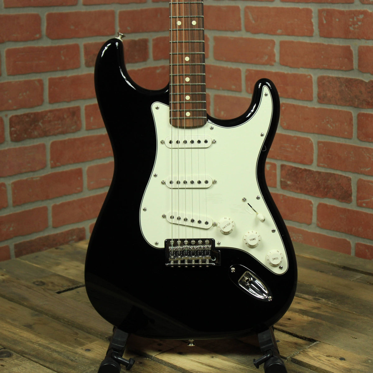 Black Pau Ferro Fingerboard Stratocaster F300927