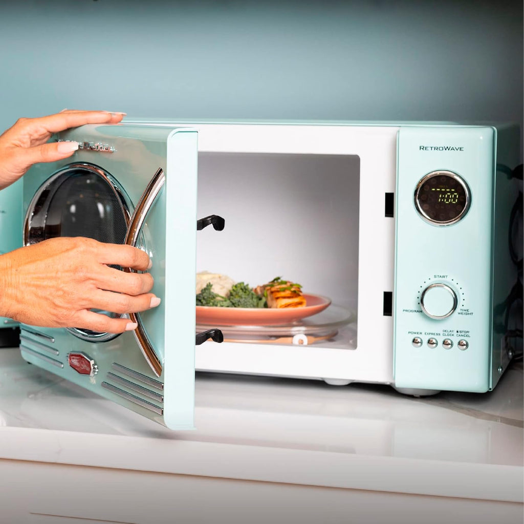 0.9 Cu. Ft. 800-Watts Retro Microwave Oven & Single Serve K-Cup Coffee Brewer C5544