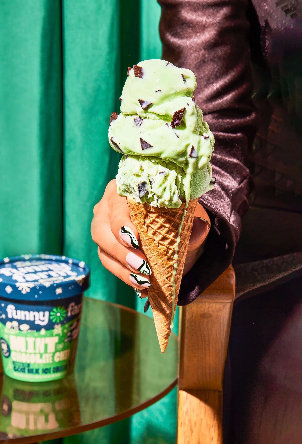 14 oz Mint Chocolate Chip Ice Cream 8 Pack N386851